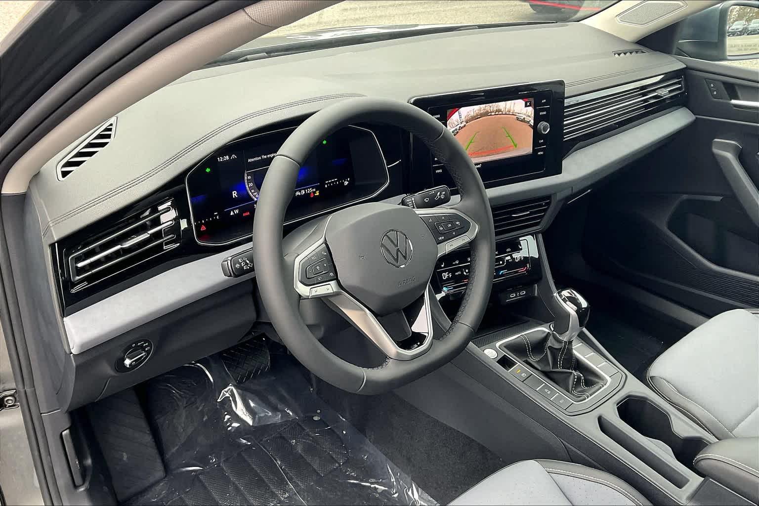 2025 Volkswagen Jetta SE - Photo 9