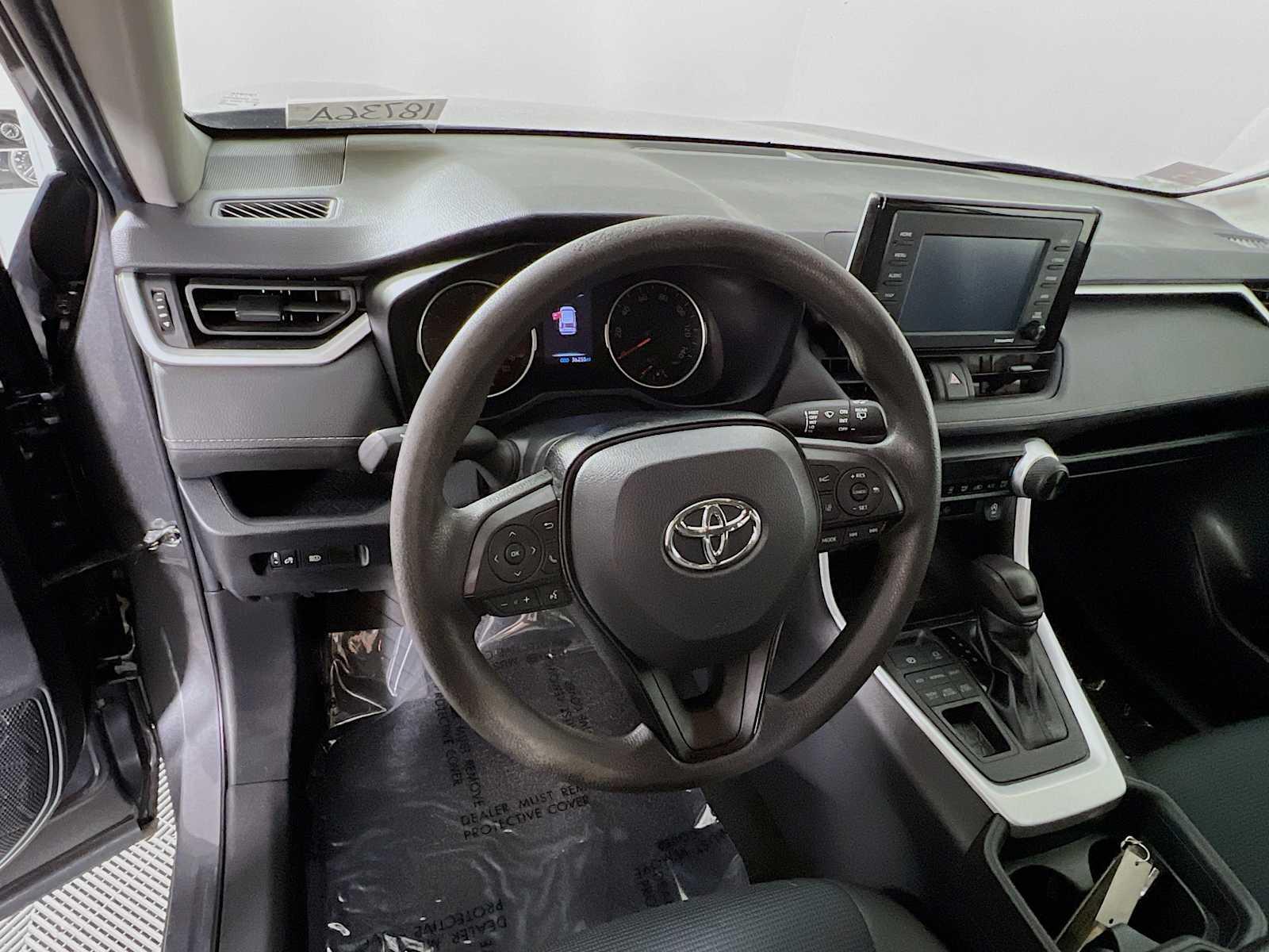 2021 Toyota RAV4 LE - Photo 11