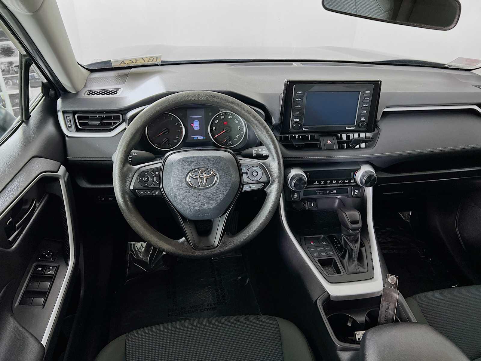 2021 Toyota RAV4 LE - Photo 21