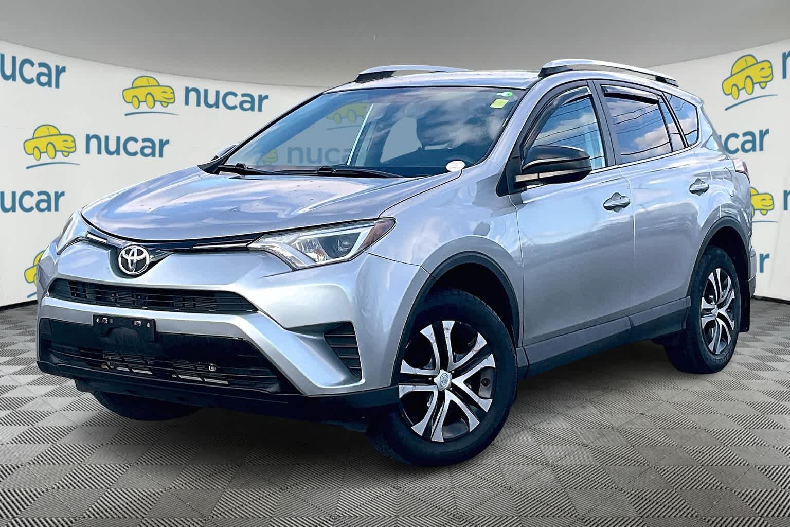 2016 Toyota RAV4 LE - Photo 3