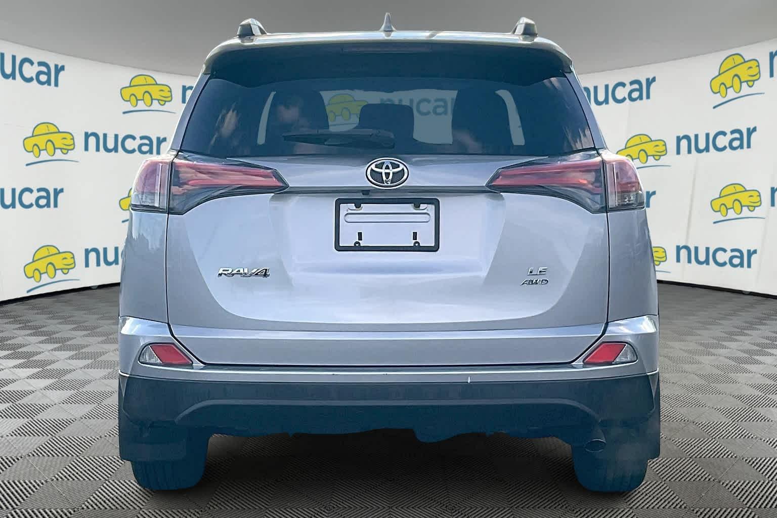 2016 Toyota RAV4 LE - Photo 5