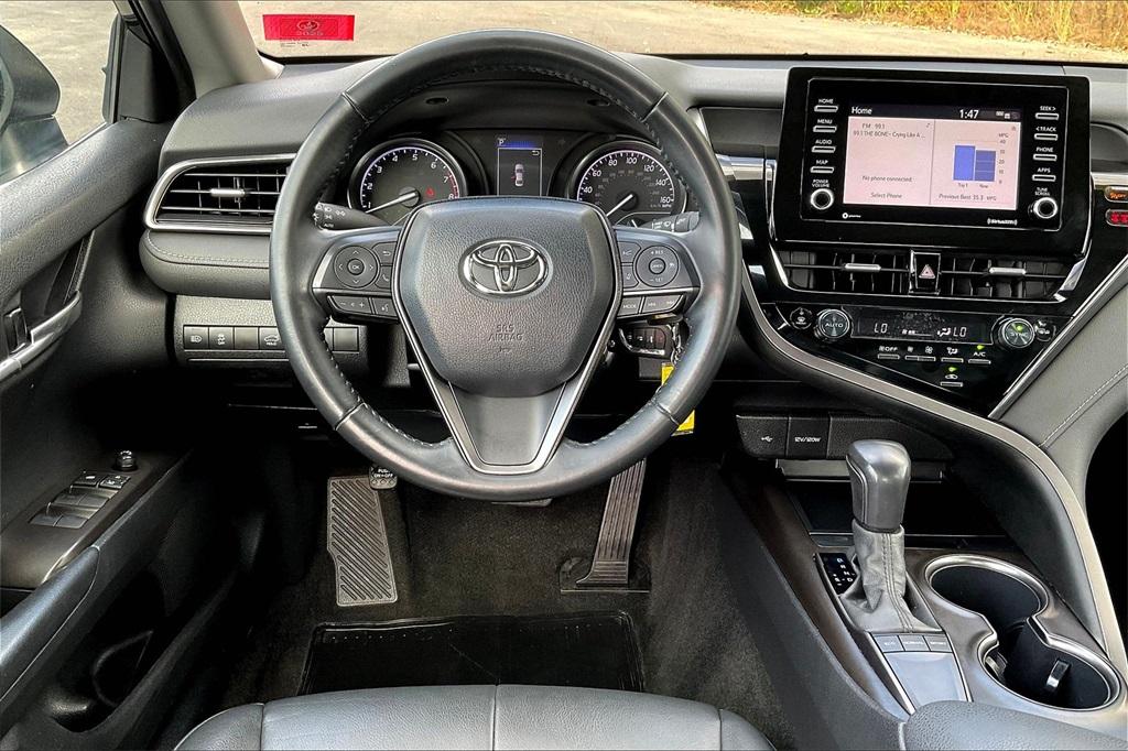 2022 Toyota Camry SE - Photo 17