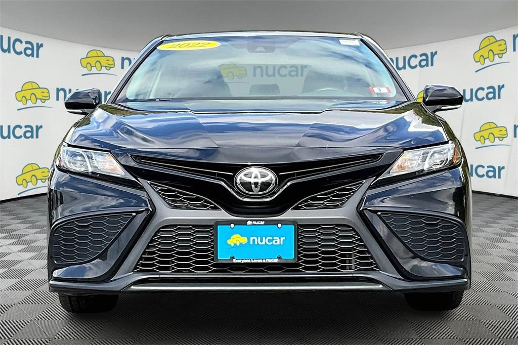 2022 Toyota Camry SE - Photo 2