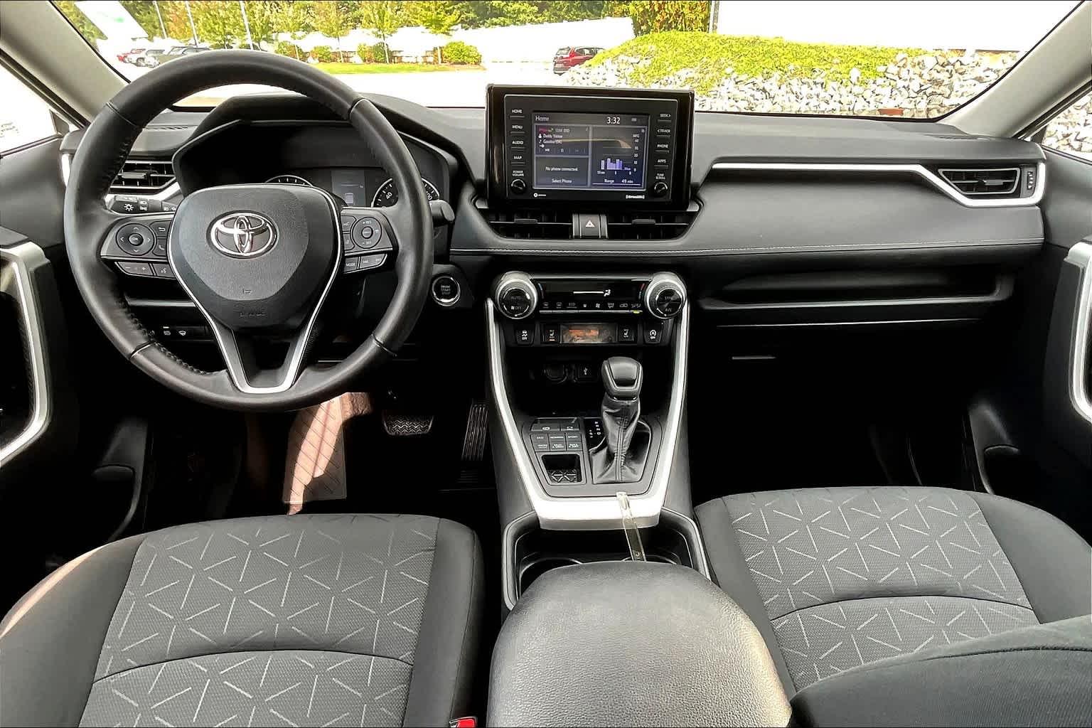 2021 Toyota RAV4 XLE - Photo 21