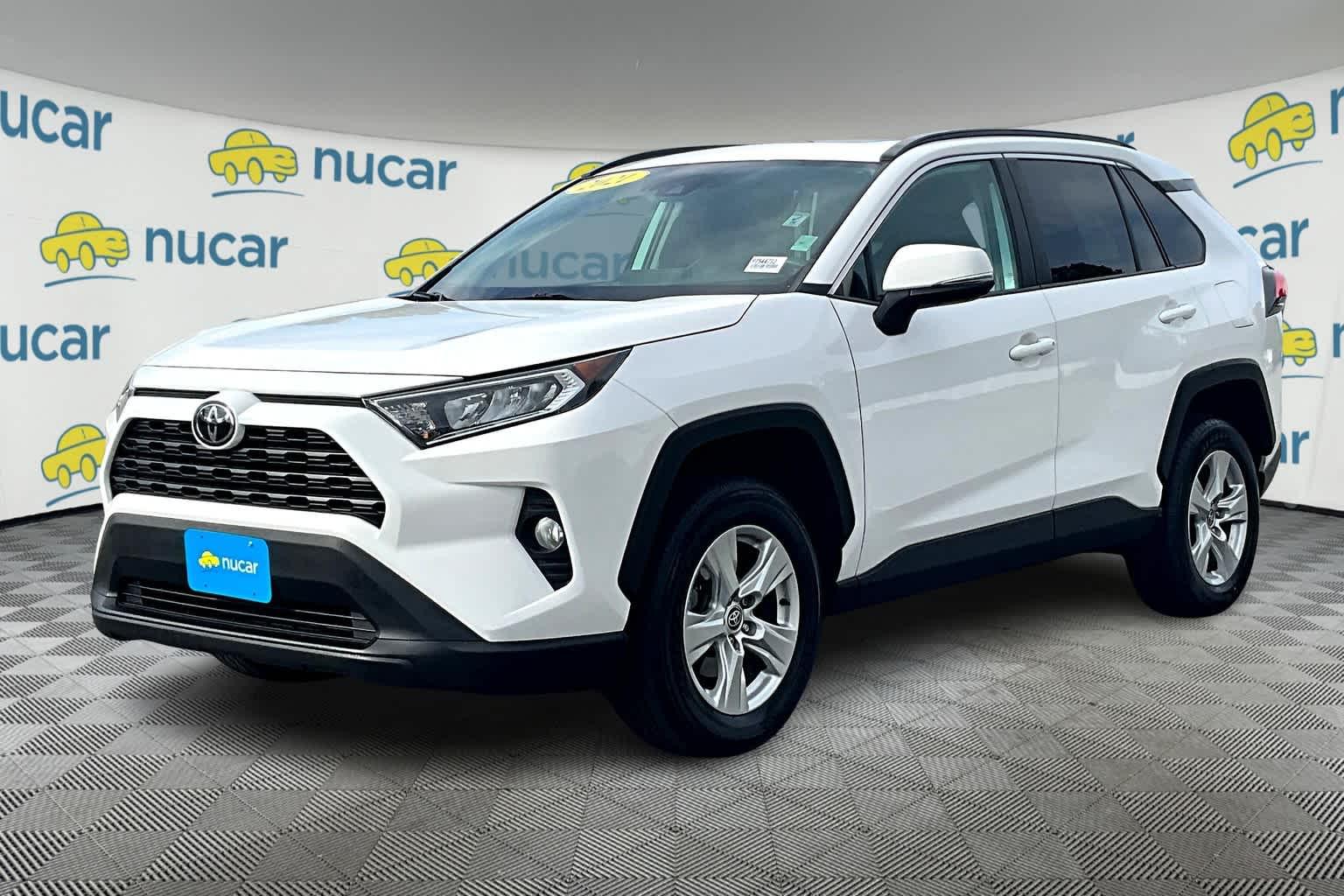 2021 Toyota RAV4 XLE - Photo 3