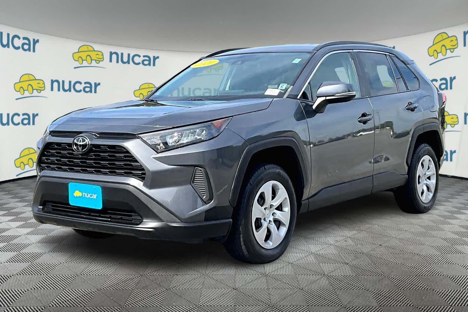 2021 Toyota RAV4 LE - Photo 3