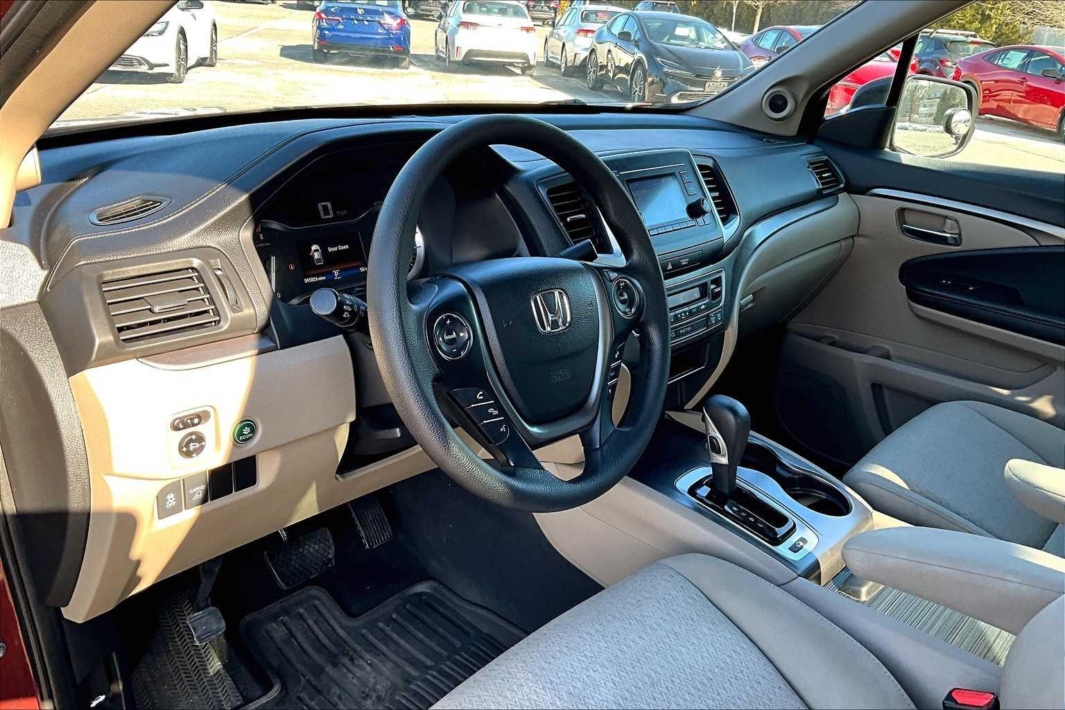 2017 Honda Ridgeline RTS - Photo 8