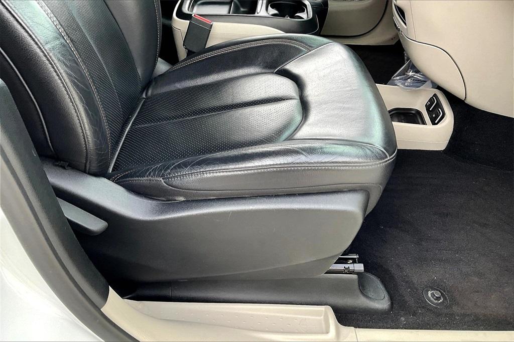 2018 Chrysler Pacifica Touring L - Photo 35