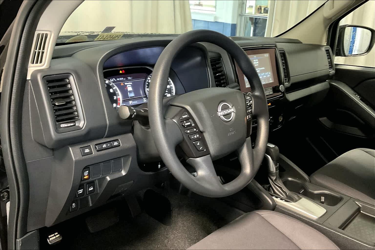 2022 Nissan Frontier S Crew Cab 4x4 Auto - Photo 8