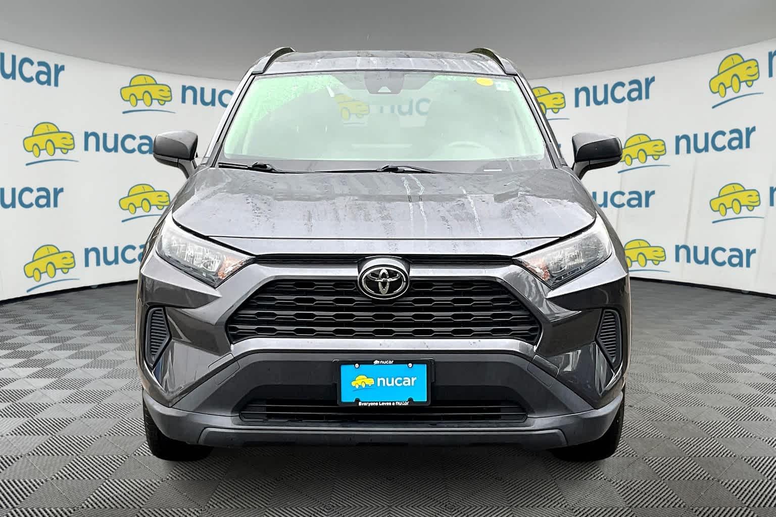 2019 Toyota RAV4 LE - Photo 2