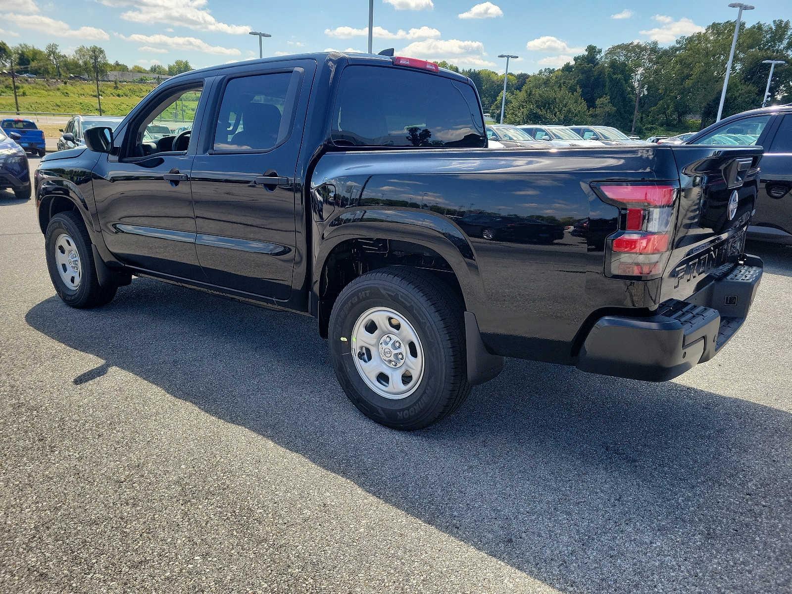 2024 Nissan Frontier S Crew Cab 4x4 - Photo 3