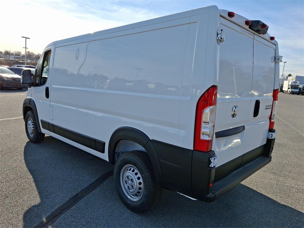 2025 Ram ProMaster 1500 Low Roof - Photo 3