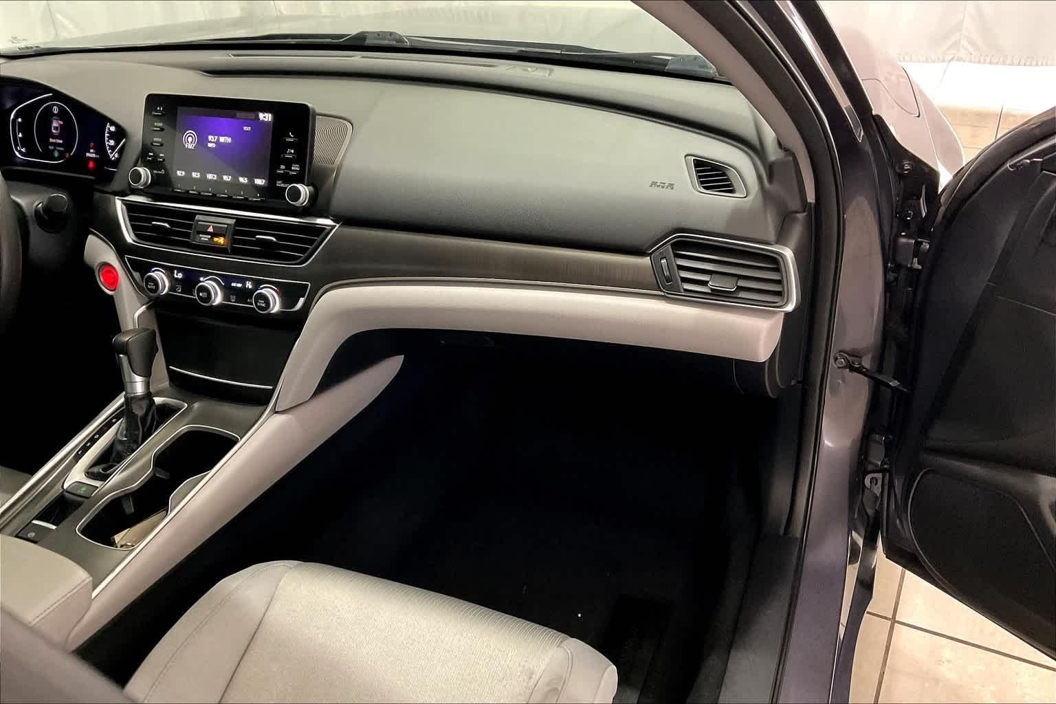 2018 Honda Accord LX 1.5T - Photo 13