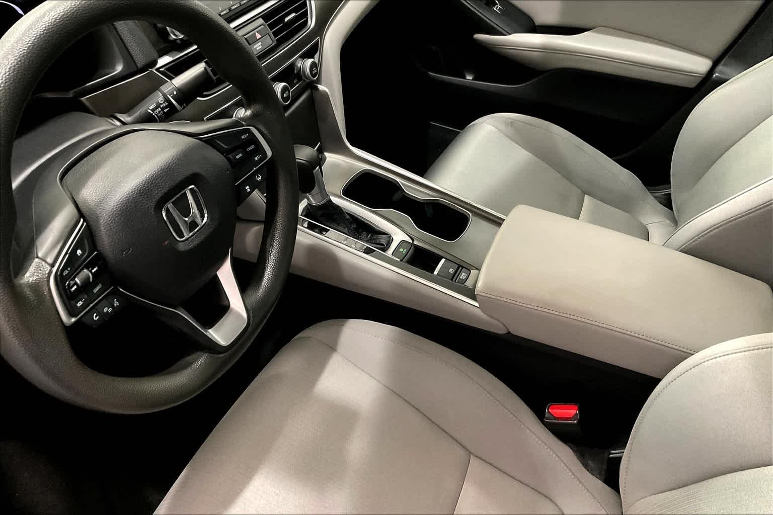 2018 Honda Accord LX 1.5T - Photo 20