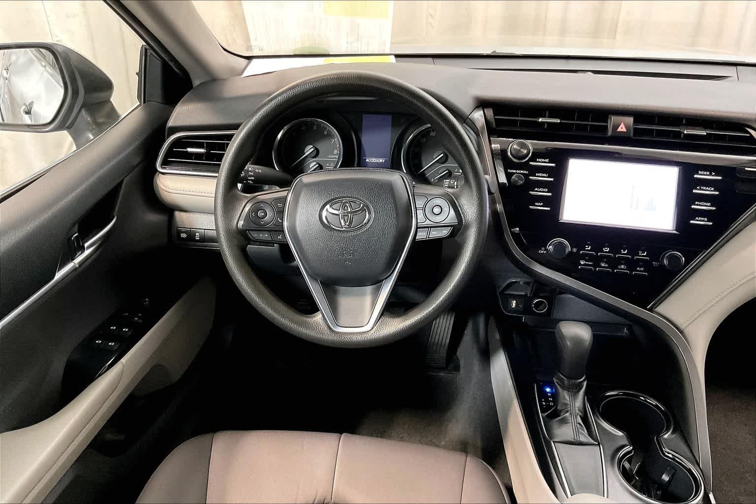 2019 Toyota Camry LE - Photo 17