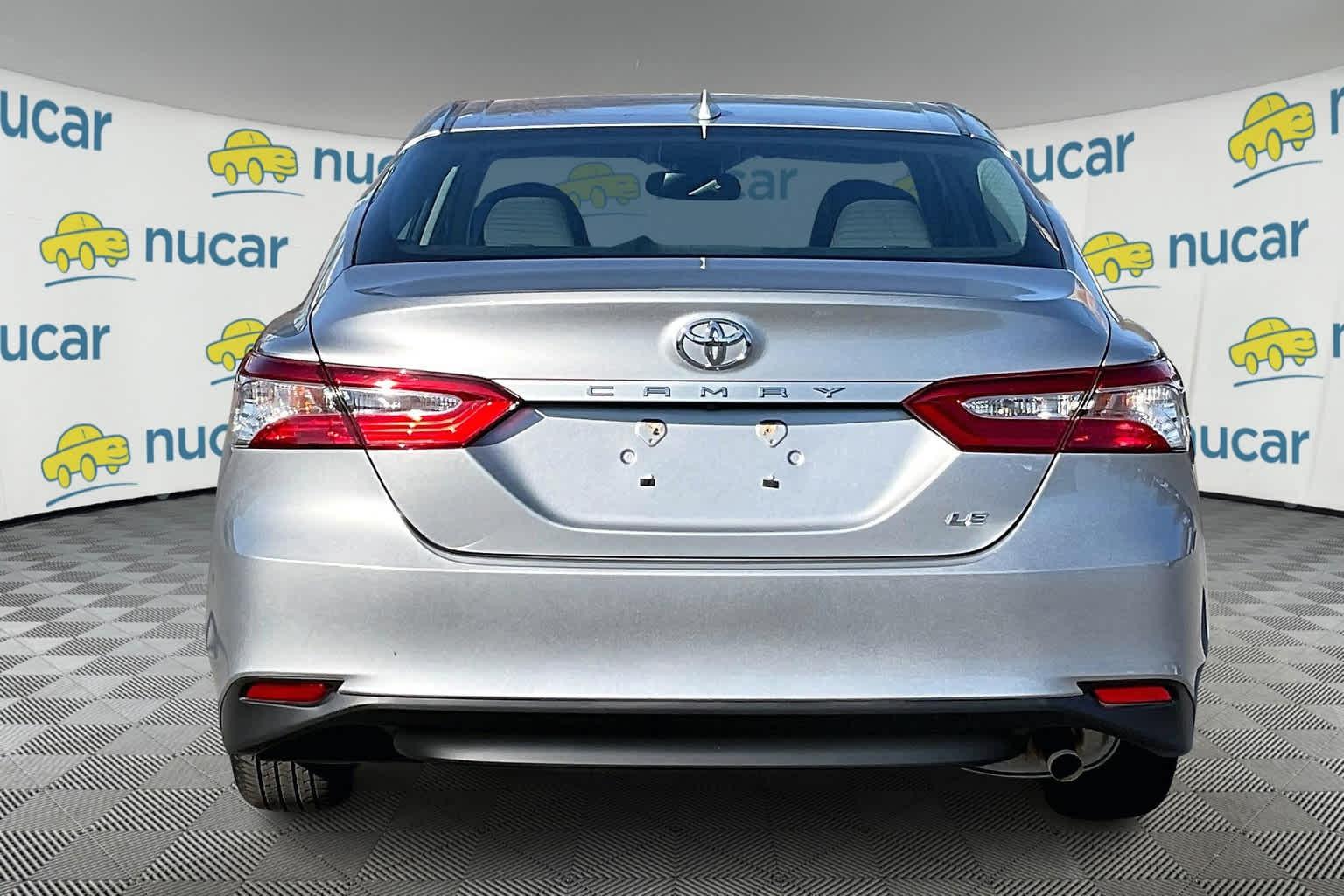 2019 Toyota Camry LE - Photo 5