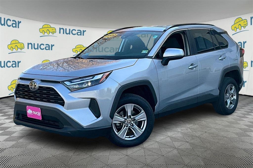 2022 Toyota RAV4 XLE - Photo 3