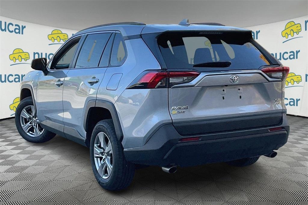 2022 Toyota RAV4 XLE - Photo 4