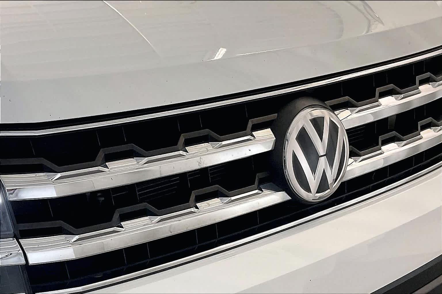 2018 Volkswagen Atlas 3.6L V6 SE - Photo 32