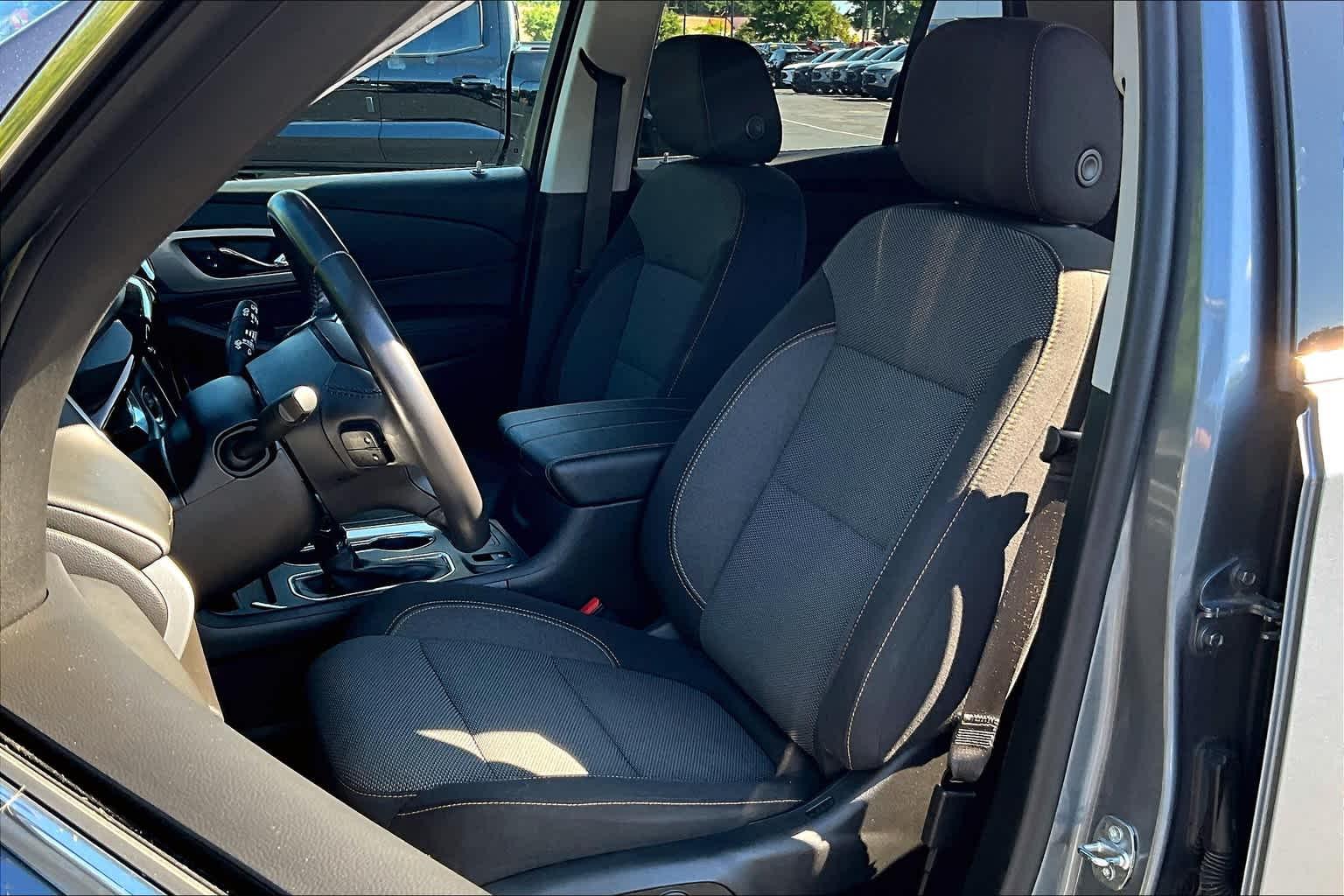 2021 Chevrolet Traverse LT Cloth - Photo 10