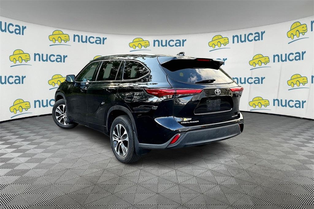 2021 Toyota Highlander XLE - Photo 3