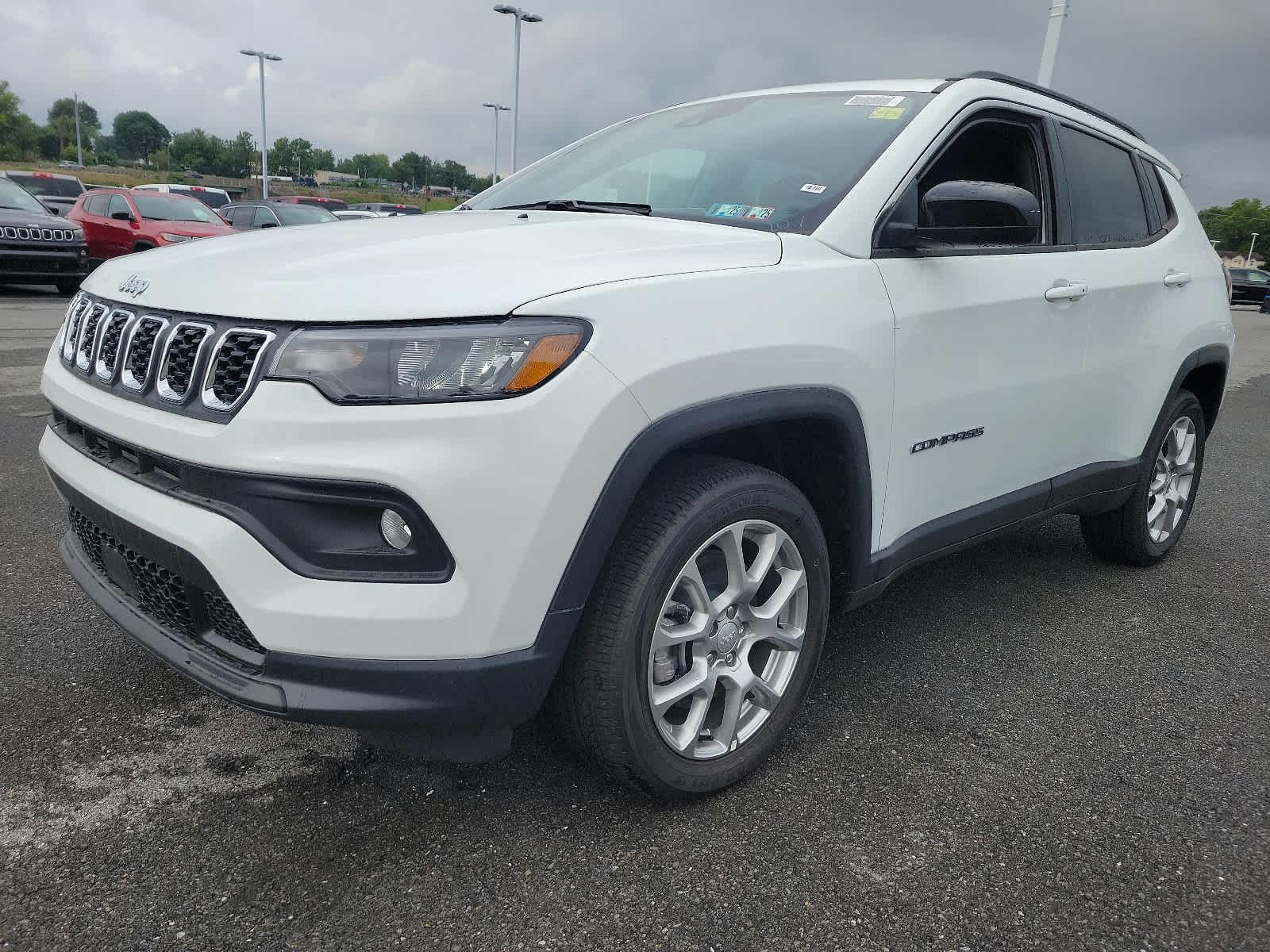 2024 Jeep Compass Latitude Lux - Photo 2