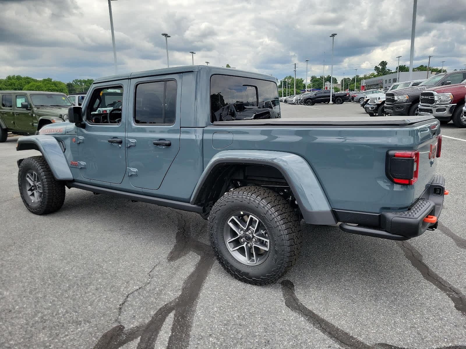 2024 Jeep Gladiator Mojave X 4x4 - Photo 3