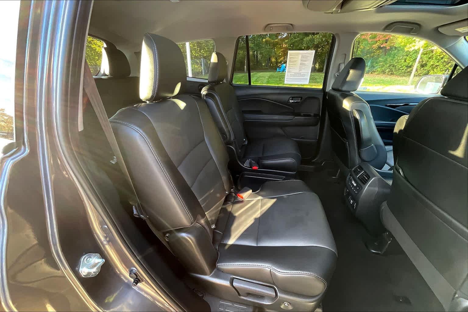 2021 Honda Pilot Touring 7-Passenger - Photo 24