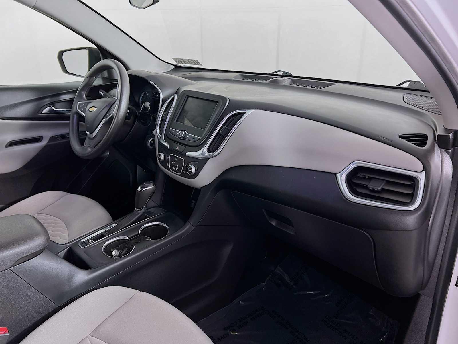 2019 Chevrolet Equinox LS - Photo 28