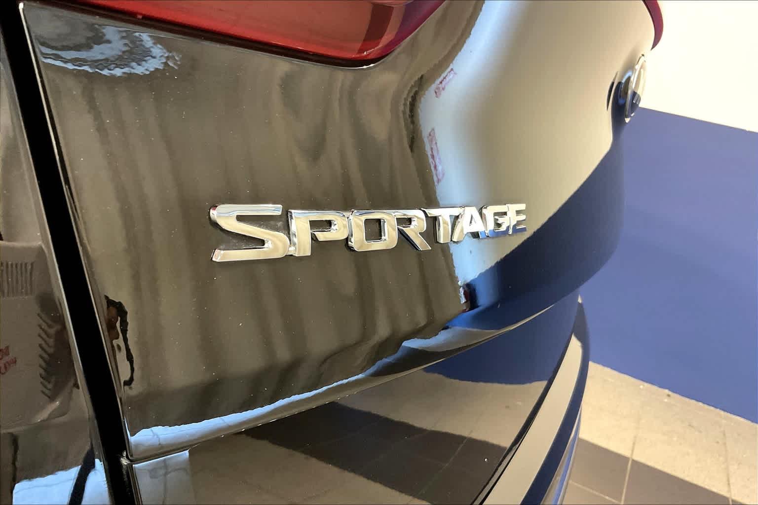 2022 Kia Sportage LX - Photo 25