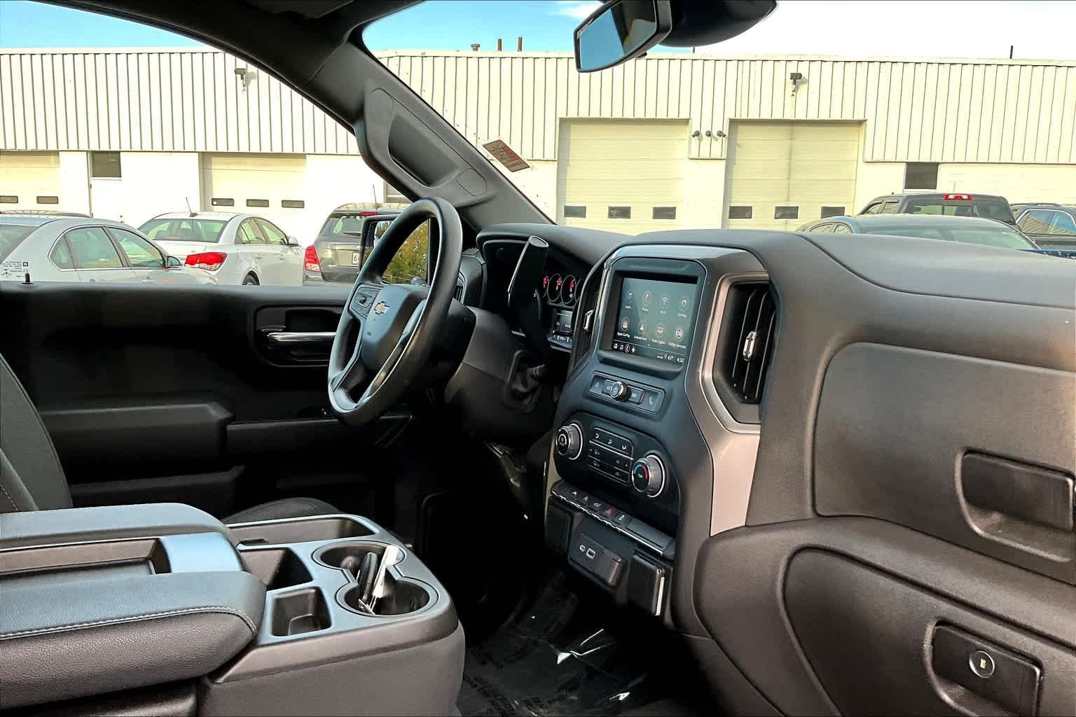 2022 Chevrolet Silverado 1500 Custom 4WD Crew Cab 147 - Photo 21