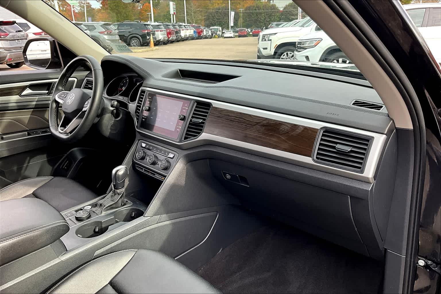 2021 Volkswagen Atlas 3.6L V6 SE w/Technology - Photo 14