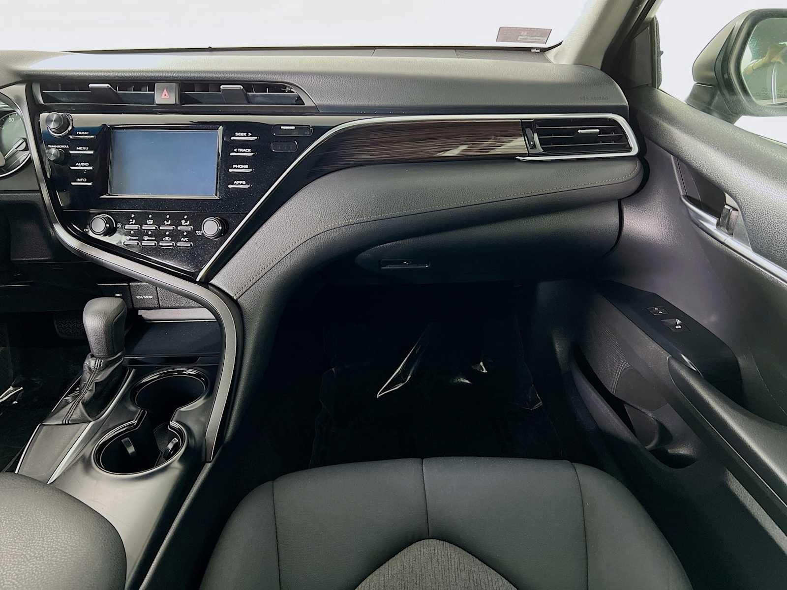 2018 Toyota Camry LE - Photo 22