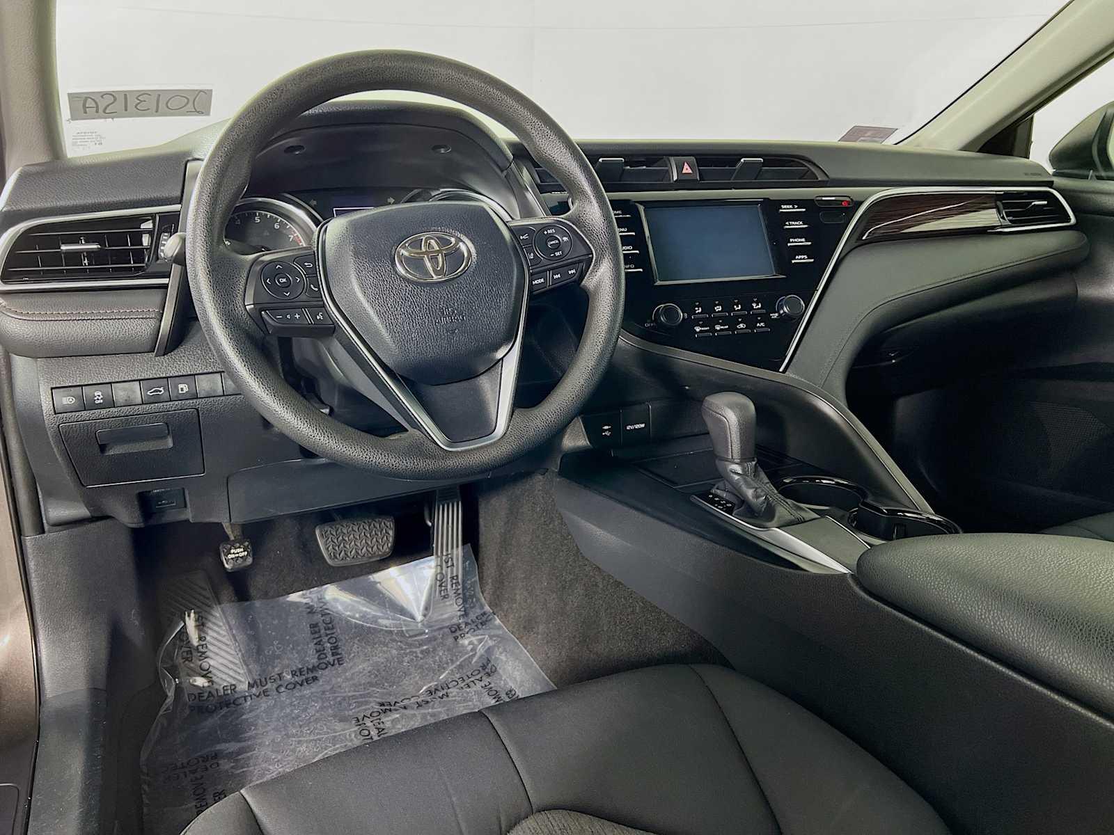 2018 Toyota Camry LE - Photo 9