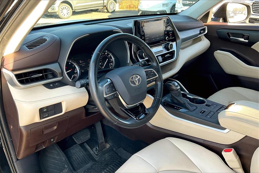 2020 Toyota Highlander XLE - Photo 8