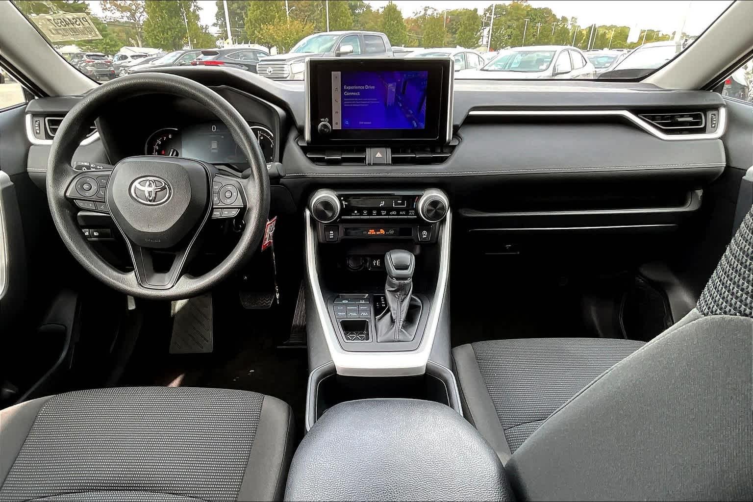 2024 Toyota RAV4 LE - Photo 21