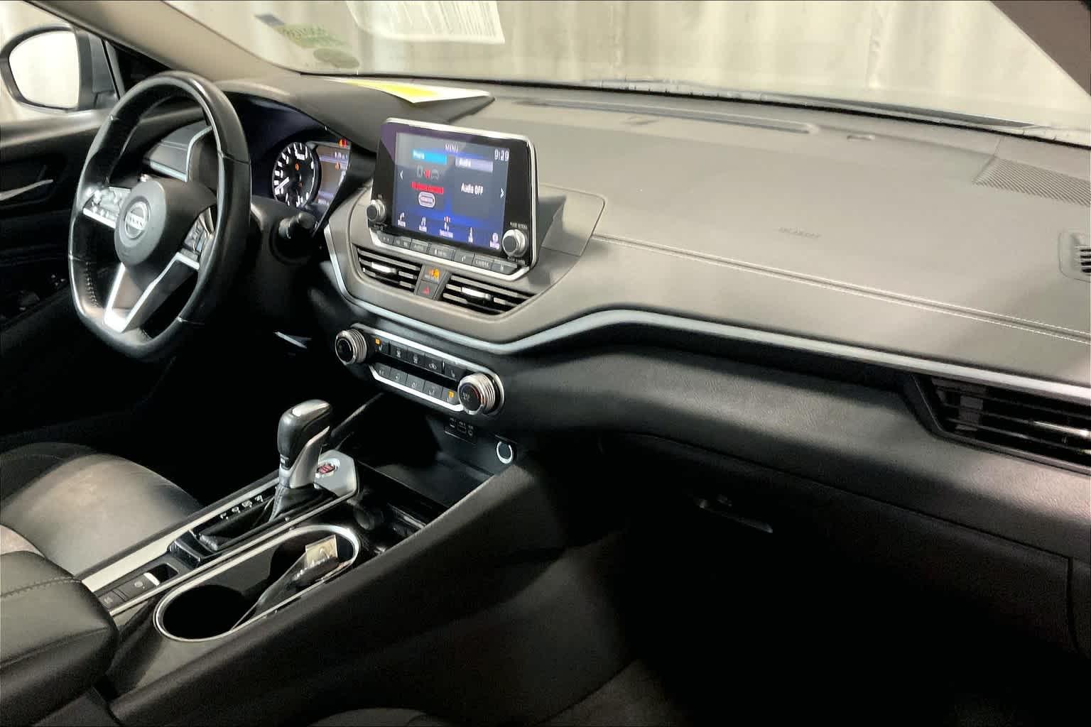 2021 Nissan Altima 2.5 SV - Photo 14