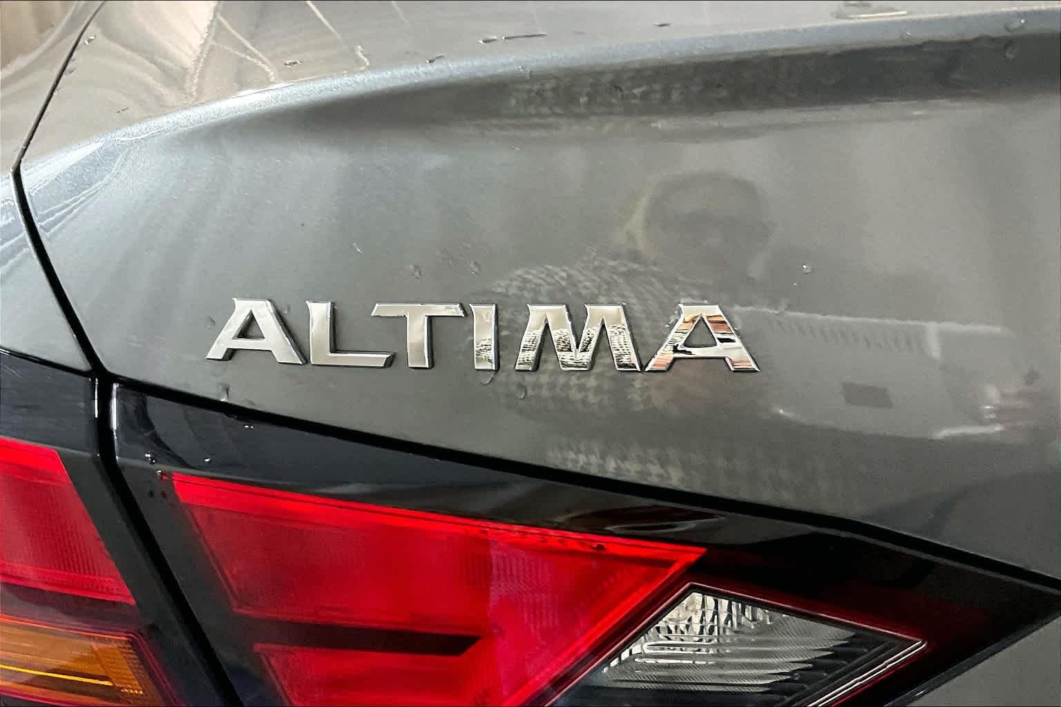 2021 Nissan Altima 2.5 SV - Photo 28