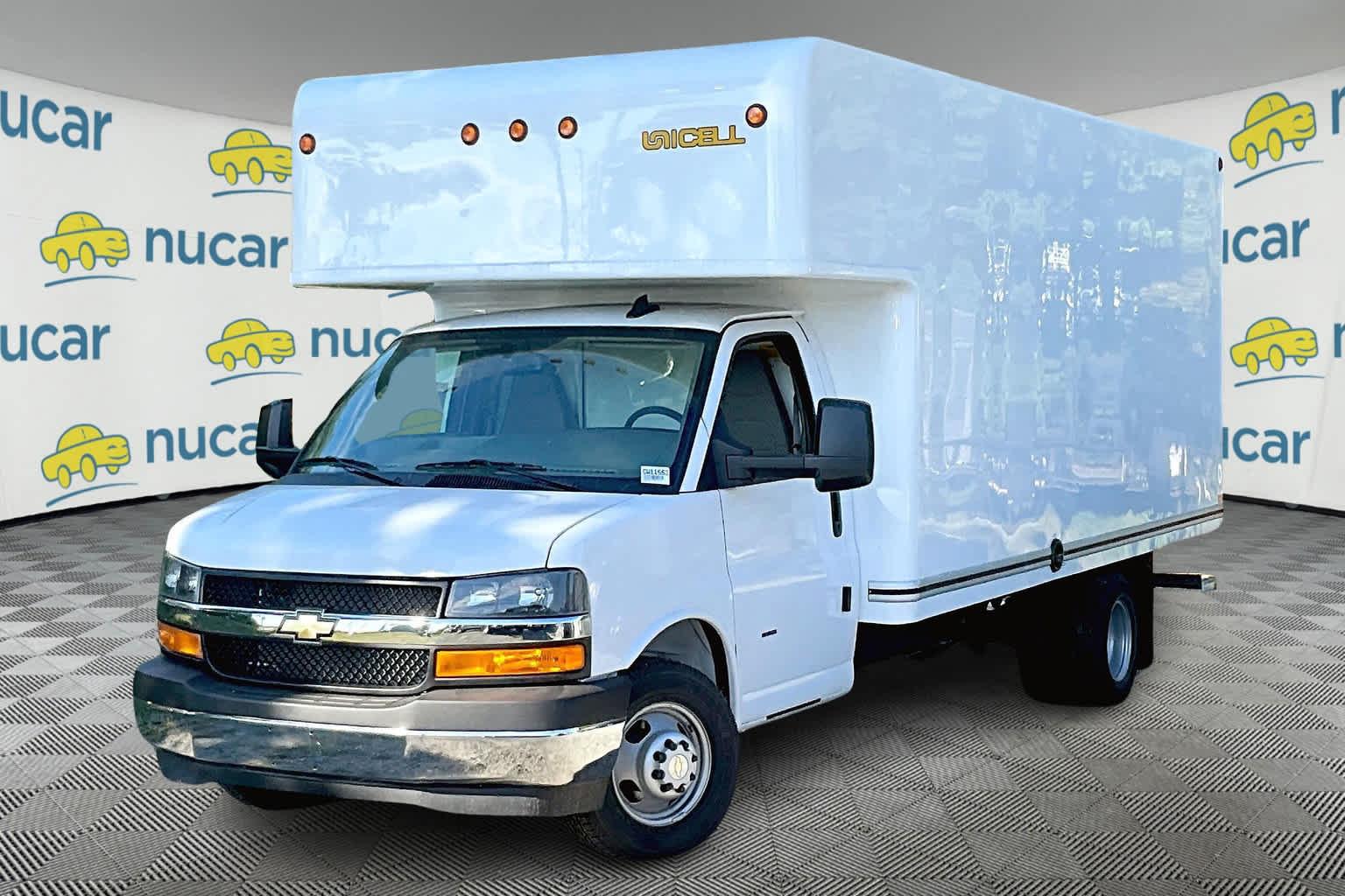 2024 Chevrolet Express CUTAWAY Van 177 - Photo 3