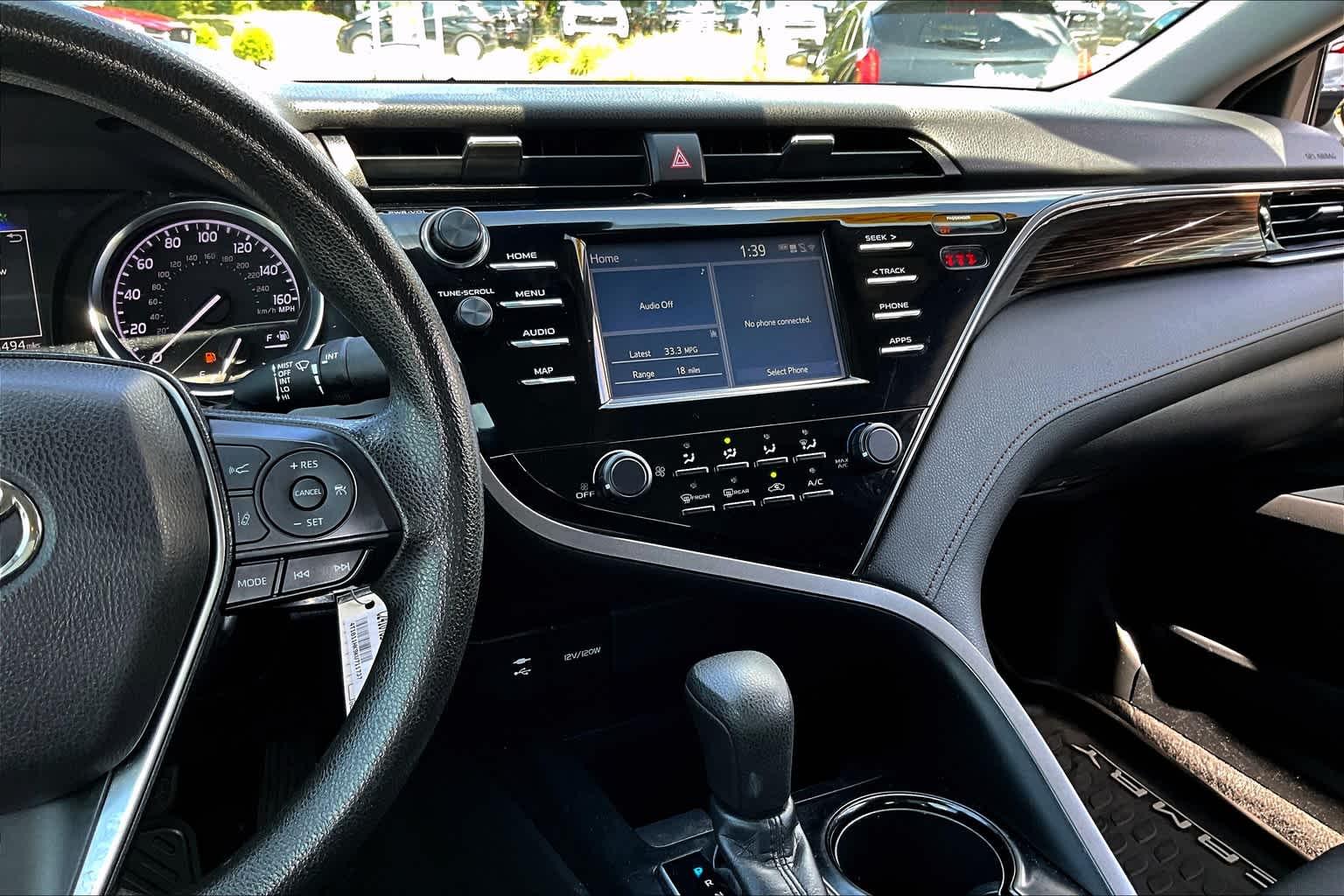 2019 Toyota Camry LE - Photo 18