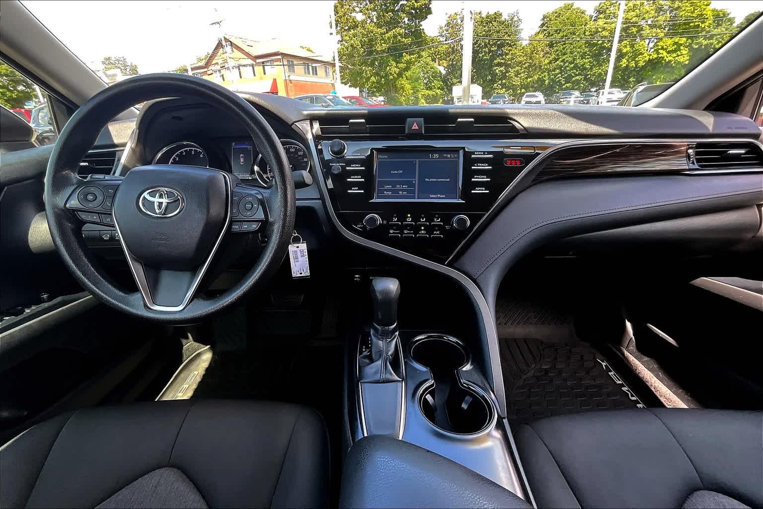 2019 Toyota Camry LE - Photo 21