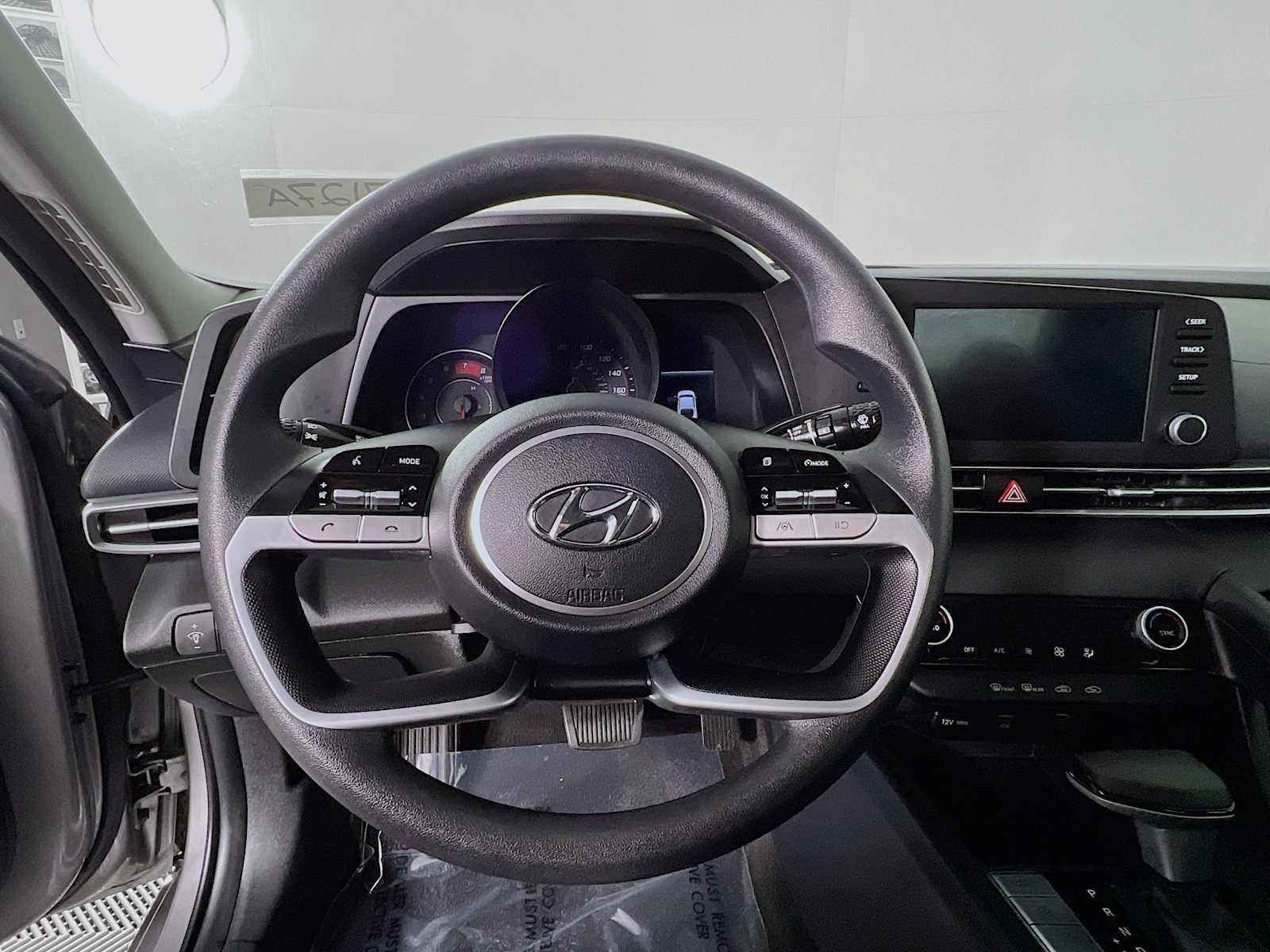 2022 Hyundai Elantra SEL - Photo 11