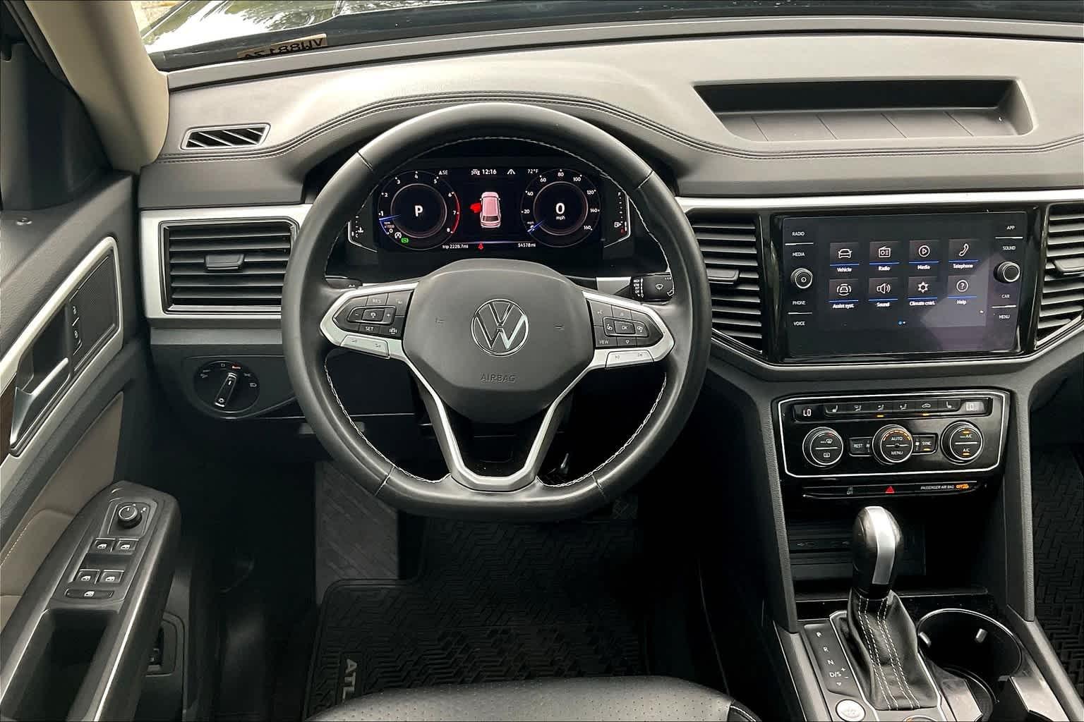 2022 Volkswagen Atlas 3.6L V6 SE w/Technology - Photo 18