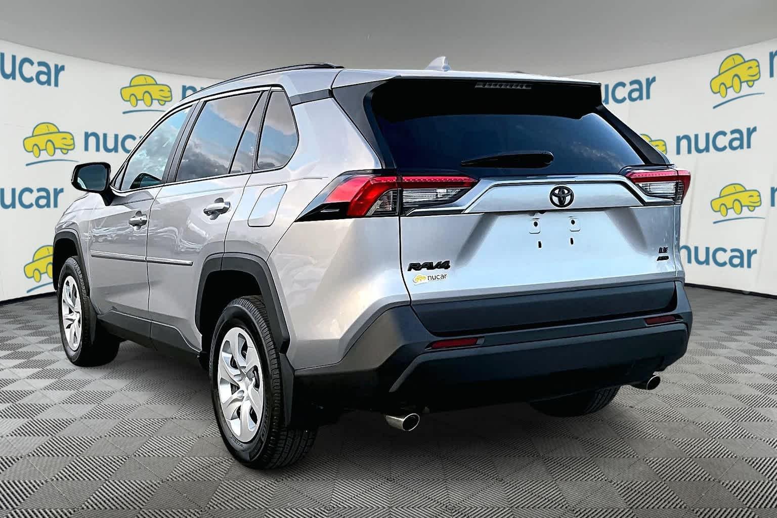 2021 Toyota RAV4 LE - Photo 4