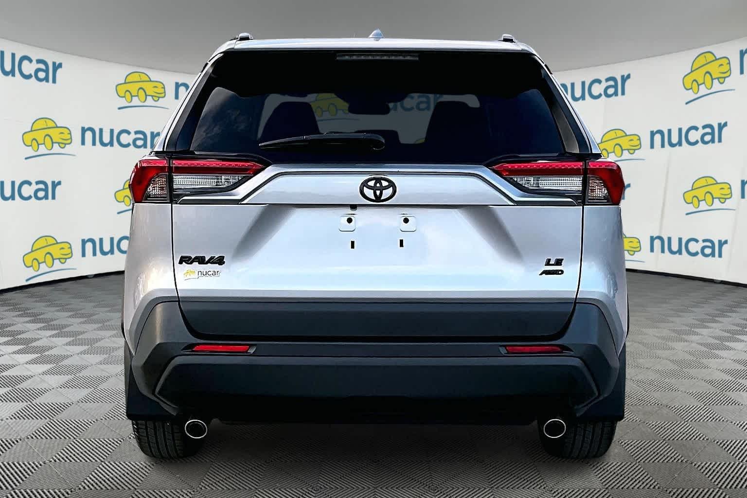 2021 Toyota RAV4 LE - Photo 5