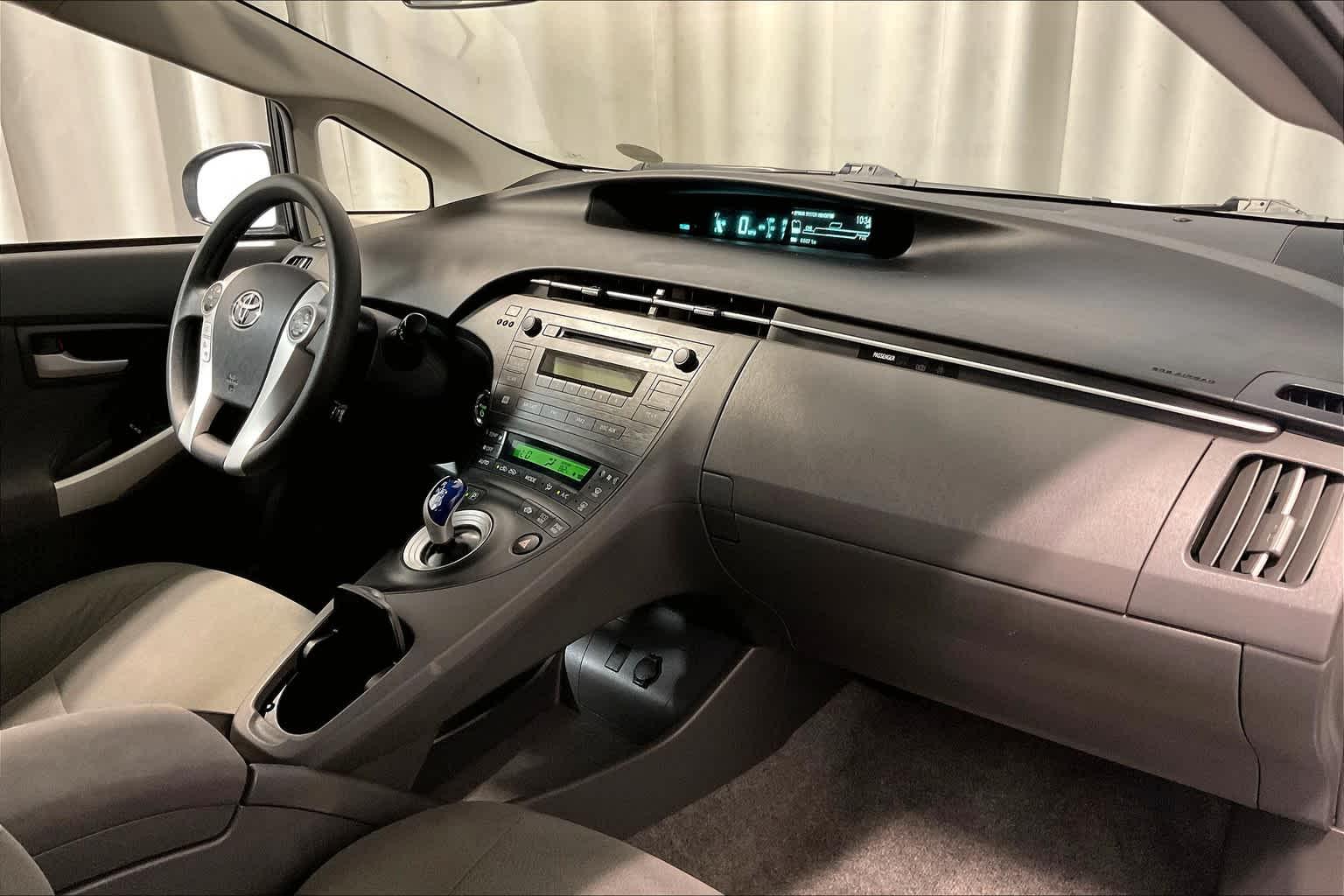 2010 Toyota Prius III - Photo 14