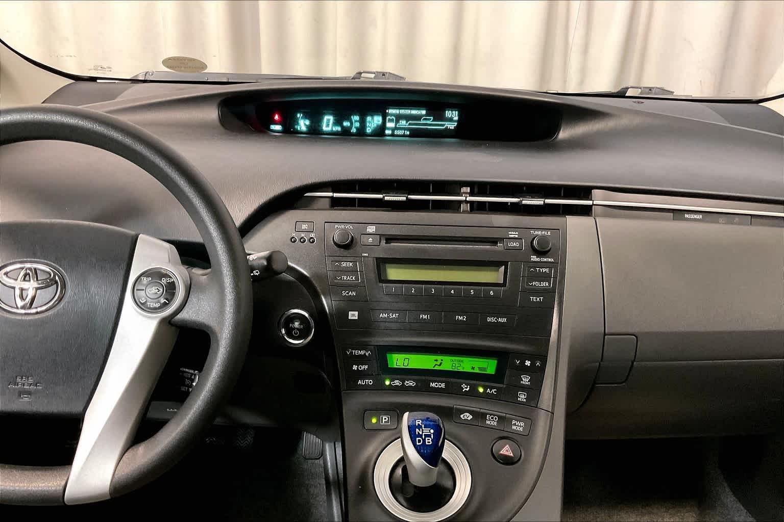 2010 Toyota Prius III - Photo 18