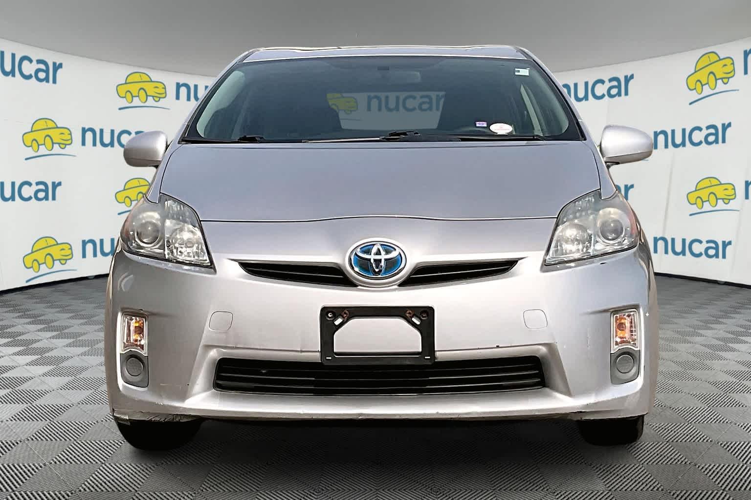 2010 Toyota Prius III - Photo 2