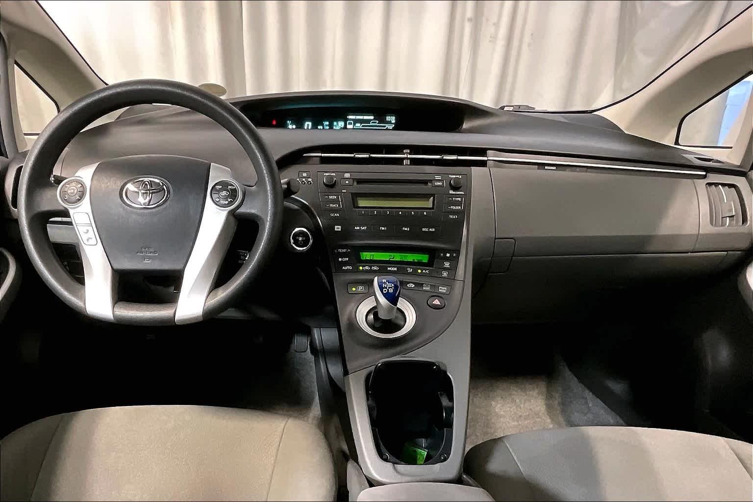 2010 Toyota Prius III - Photo 21