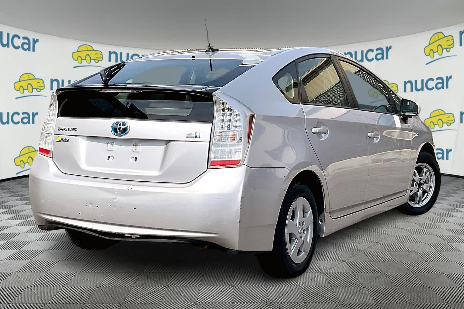 2010 Toyota Prius III - Photo 6